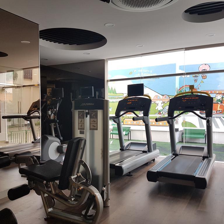 Somerset Ho Chi Minh City residencia con servicio Exterior foto The gym at the hotel